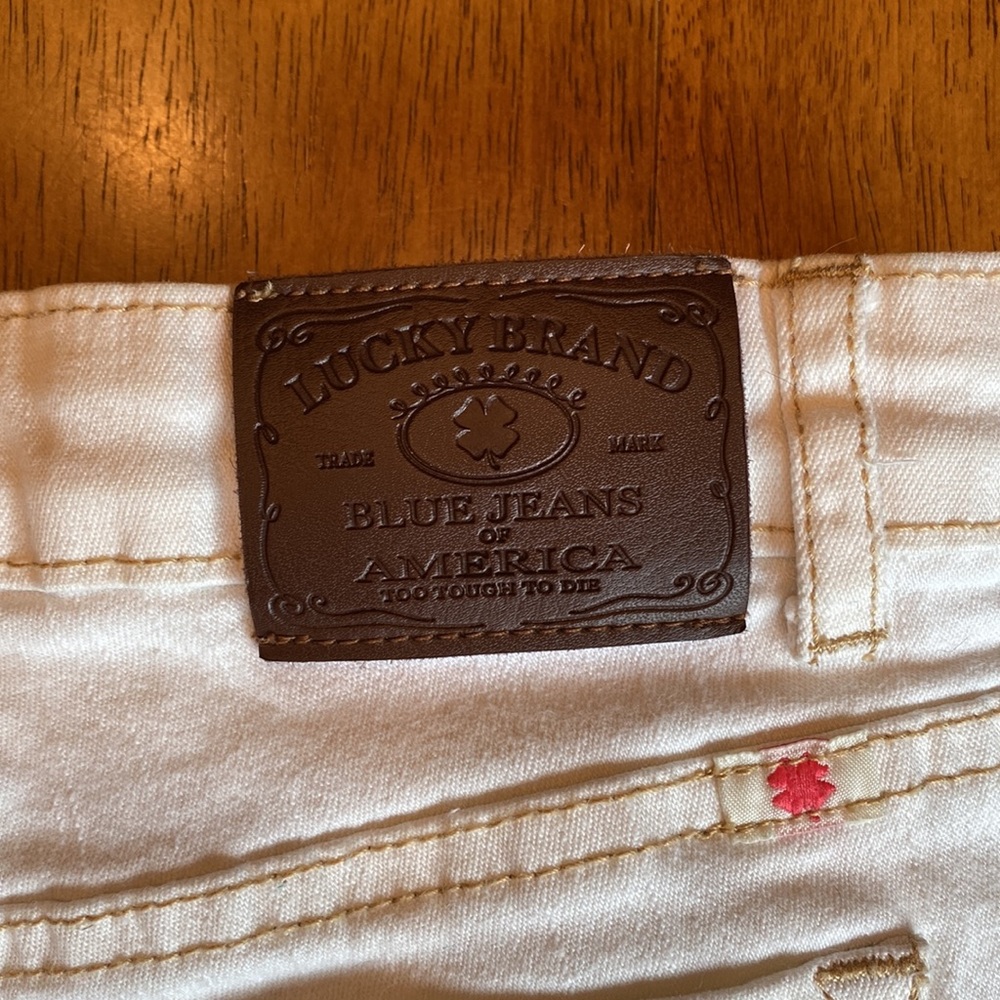 Lucky Brand Riley Shorts - Picture 3 of 7
